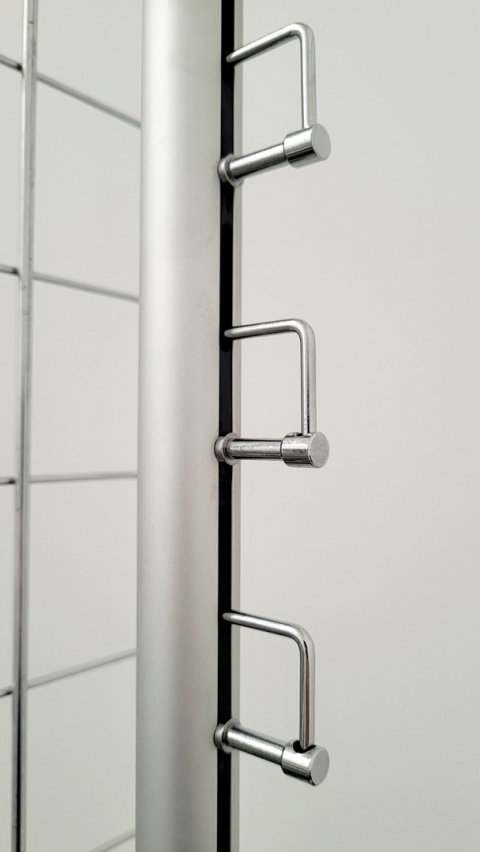 Ekspozytor naścienny na 18 szt.